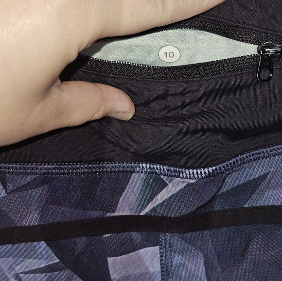 Lululemon Run Times Short *4-way Stretch 4" Pretty Prism Multi / Black Size 10 - Picture 8 of 8